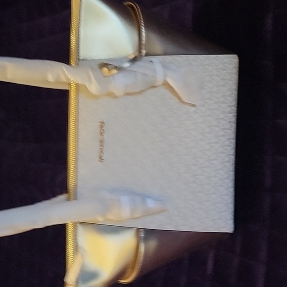 Michael Kors Charlotte Large Signature Logo and Metallic Top-Zip Tote Bag - Picture 9 of 16